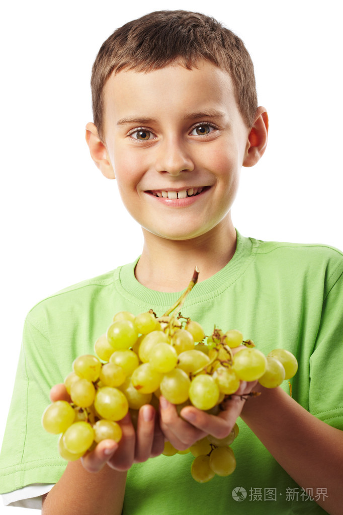 有葡萄的男孩照片-正版商用图片03p6z2-摄图新视界
