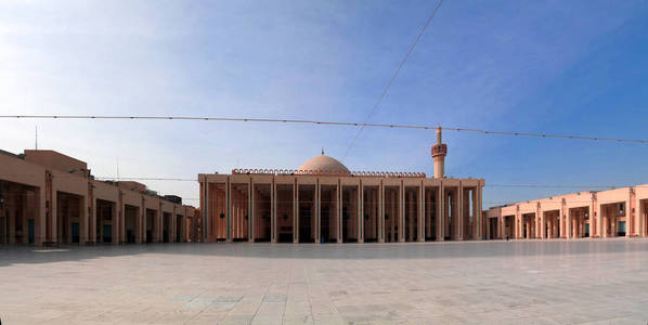 外观上看向科威特大清真寺科威特城，科威特