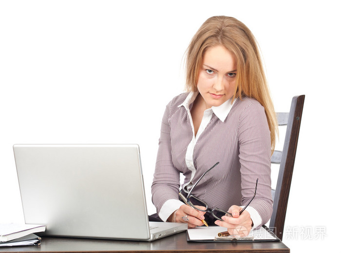 年轻商务女性高管笔记本电脑