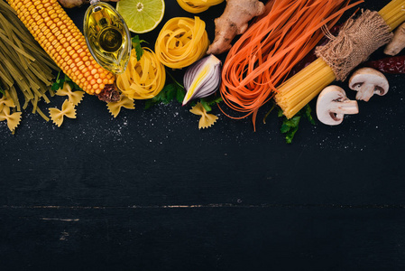 美食背景和食谱: 黄色与白色原料的健康意见