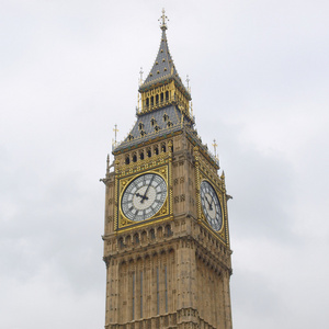 英国伦敦议会大厦顶的大钟，美国得州西南部的国立大本德公园Big Bend National Park 大本钟