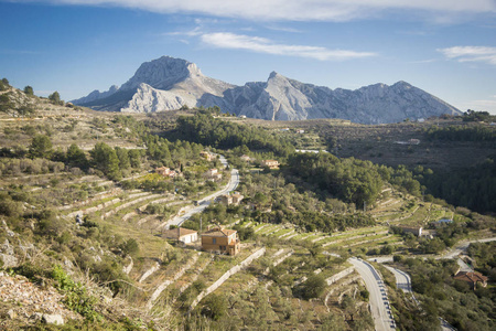 西班牙山谷和山图片