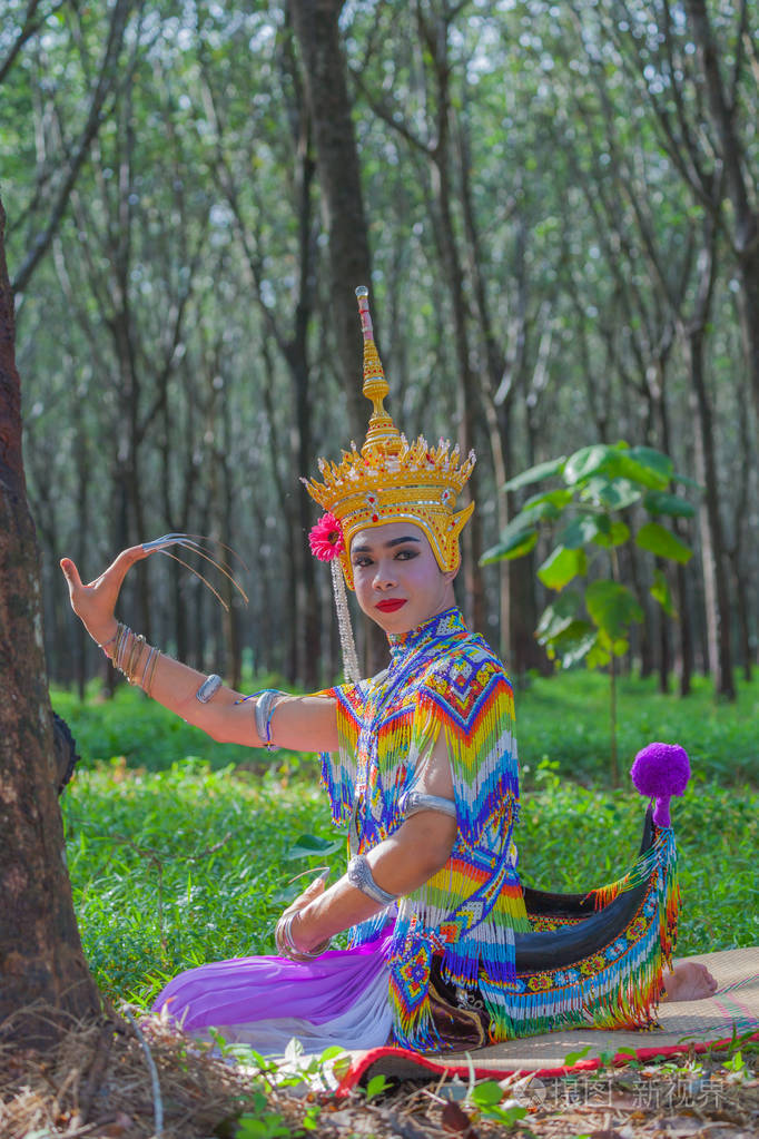 诺拉是泰国的古典民俗和地区舞蹈