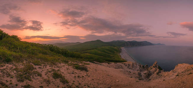 海景色与天空和波浪