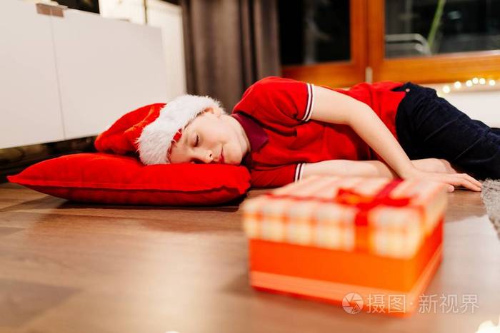 幸福累了的孩子睡觉照片-正版商用图片03semw-摄图新视界