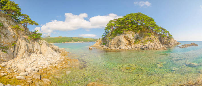 海景色与天空和波浪图片