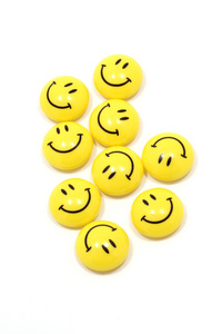 一组黄色的微笑