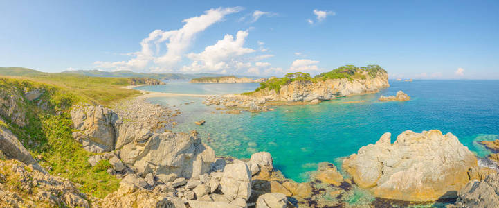 海景色与天空和波浪图片