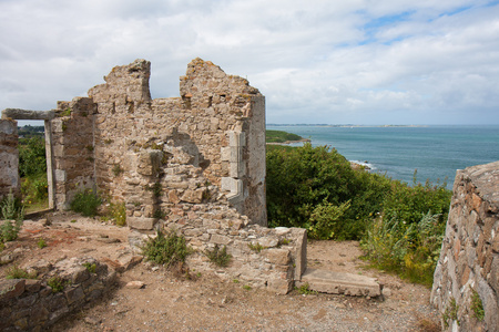 遗址的旧城堡法国海岸沿线