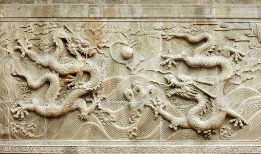 龙的浮雕照片