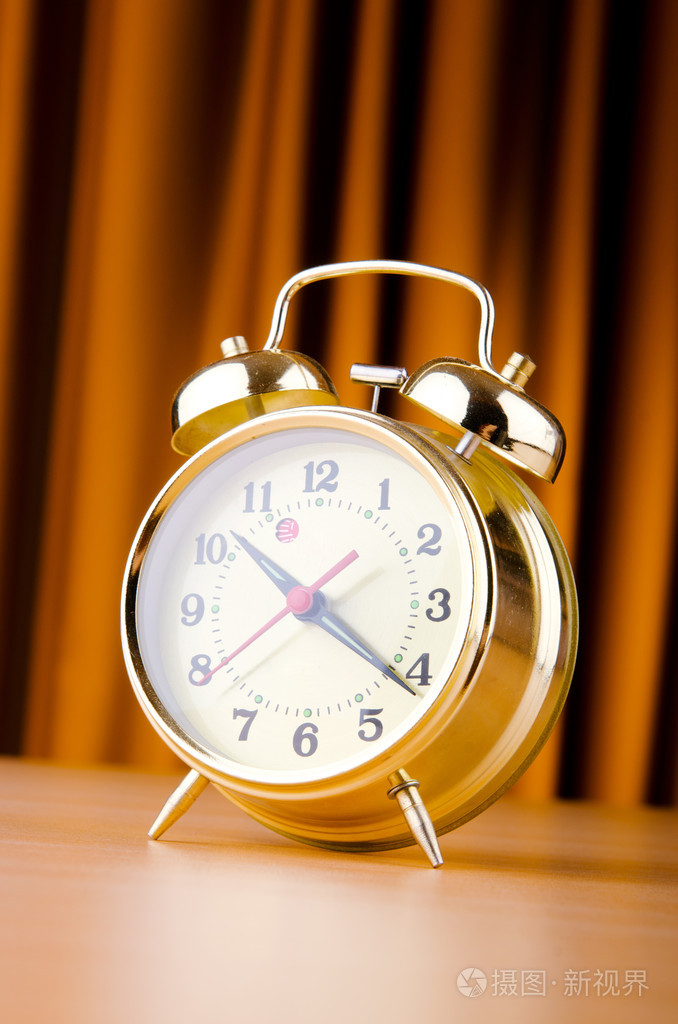 闹钟对幕