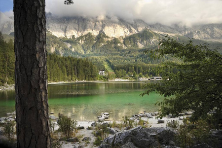 eibsee湖zugspitze山上巴伐利亚巴伐利亚州的grainau