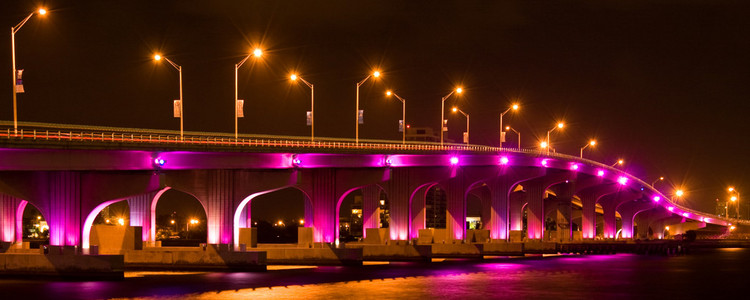iluminated 桥