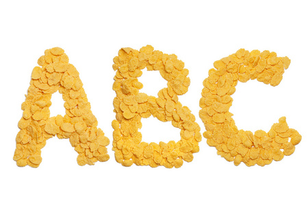 abc 字母做的玉米片在白色背景
