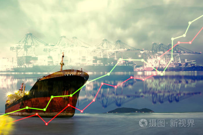 二次曝光的股票市场图表概念与国际集装箱货运船在海洋中，货物运输 航运 航海船只
