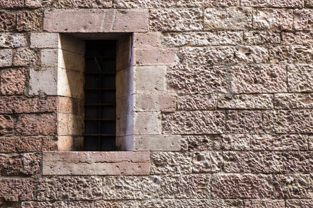 中世纪的城墙窗口