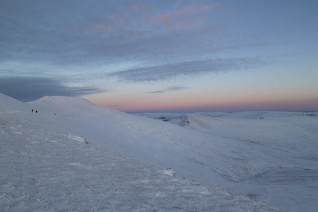 在布雷肯山灯塔国家公园, 在日落时的冬雪场景在钢笔 y 风扇山