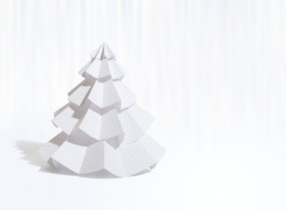 手工制作圣诞树上切出从办公用纸 与 cli 文件