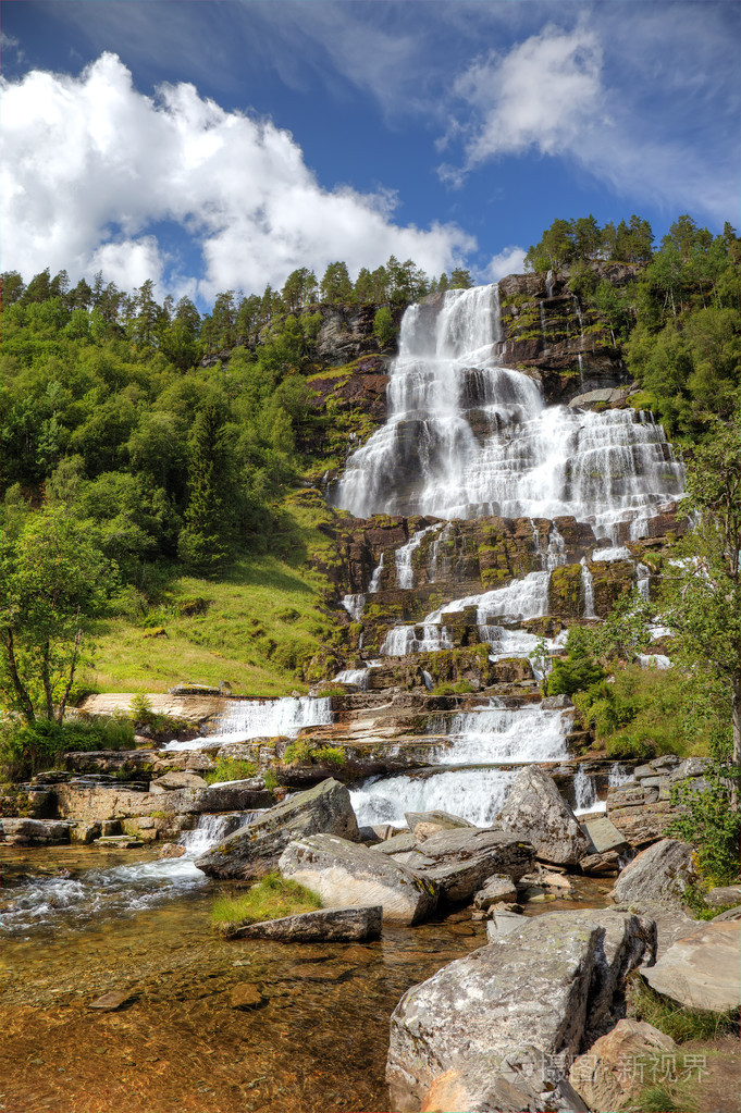 在挪威，斯堪的纳维亚欧洲美丽瀑布