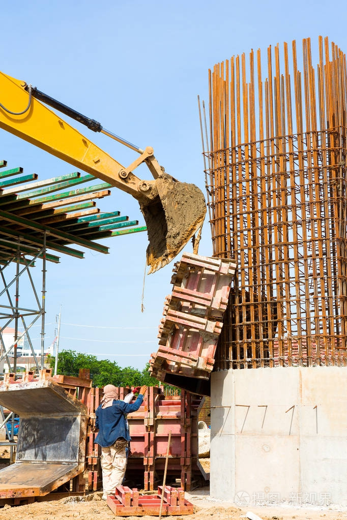 桥梁立柱的施工