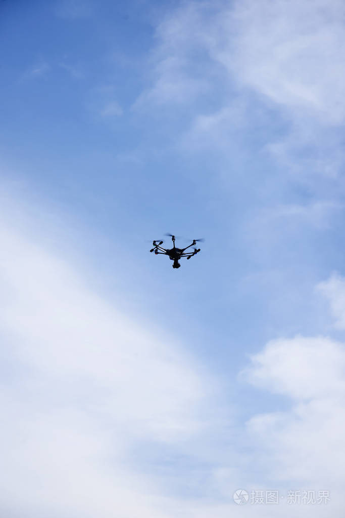 无人机上的天空和云彩背景