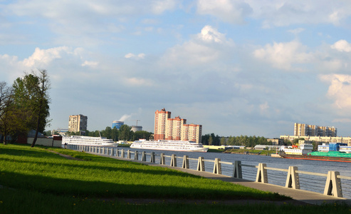 视图的路堤涅瓦河，圣彼得堡