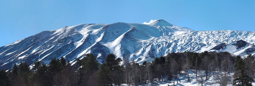 埃特纳，西西里岛，在冬天的雪顶