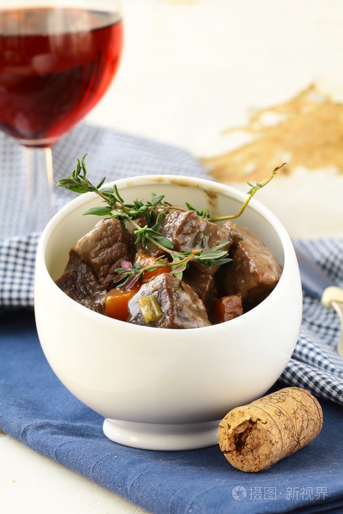 红酒烩牛肉-传统法国牛肉炖牛肉