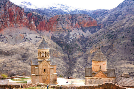 在亚美尼亚的风景秀丽的 Novarank 修道院。Noravank 修道院成立于1205年。它位于122公里从埃里温在一个狭窄的