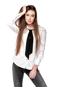 白色衬衫和领带模型图片