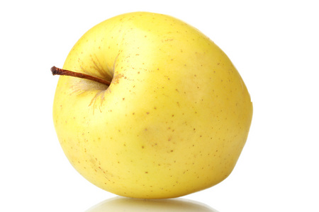 成熟的黄色苹果上白色隔离