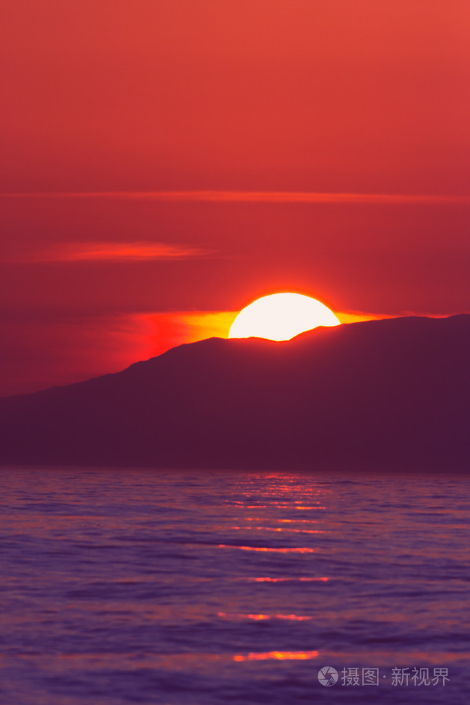 美丽的红色夕阳