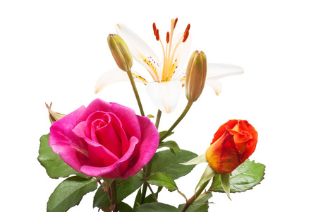 花束黄花百合和粉红色的玫瑰在白色背景隔离。平躺, 顶部视图