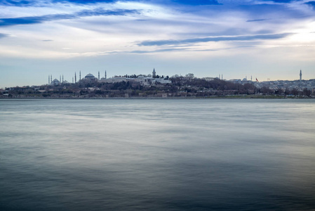 日落时伊斯坦布尔的塔