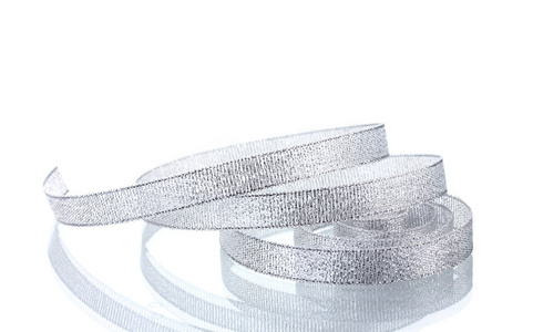 vackra silver band isolerad p vit孤立在白色的美丽银丝带