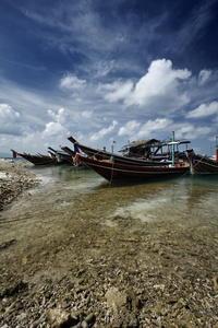 泰国 帕岸岛，当地木制渔船