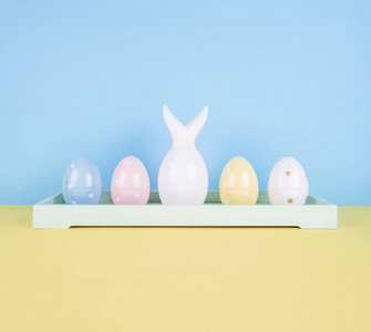 复活节的成分与彩绘鸡蛋和复活节兔子