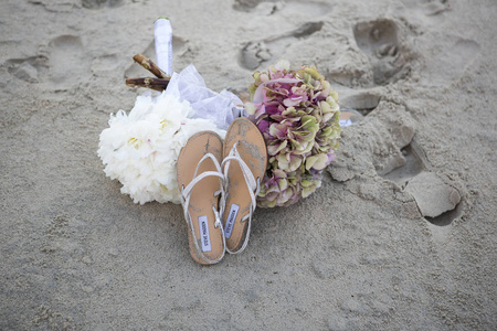 沙滩沙滩上的婚礼细节