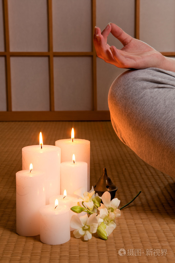 蜡烛和冥想ljus och meditation