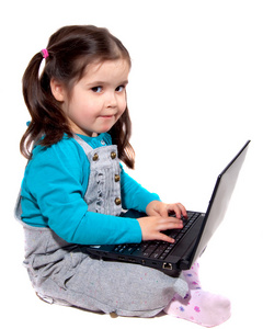 儿童一台笔记本电脑