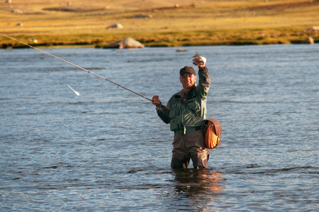 在蒙古的飞蝇钓鱼