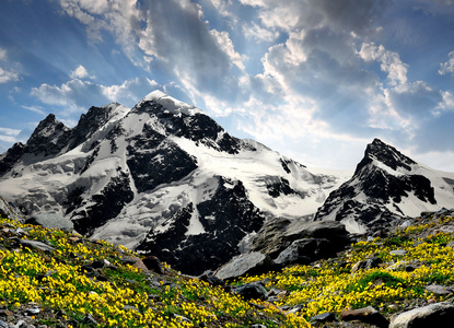 美丽的山布赖特峰和克莱因马特洪峰