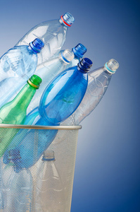 用塑料瓶回收利用的概念