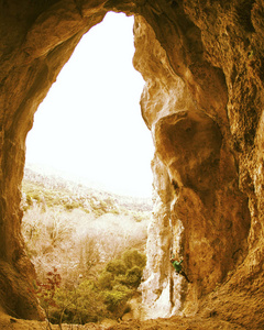 在土耳其攀岩。登山者爬上了路线。照片