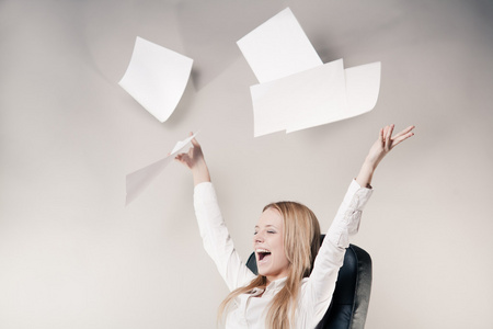 结束了一天工作照片