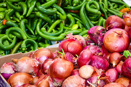 以色列市场上出售的新鲜蔬菜特写
