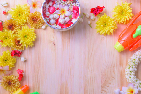 泰国传统茉莉花花环与水花