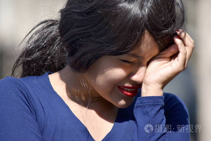 含泪成年女性妇女