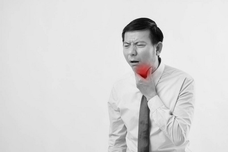 新冠慢性咽炎嗓子巨疼一招自愈_慢性喉咙痛吃什么药效果最好_慢性喉咙痛