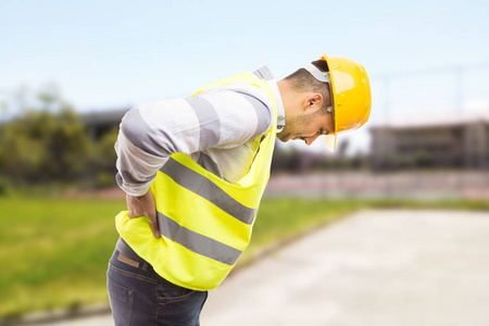 建筑工人在腰椎的感觉 backpain 是